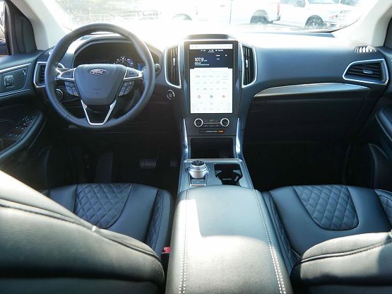 2024 Ford Edge Titanium photo 10