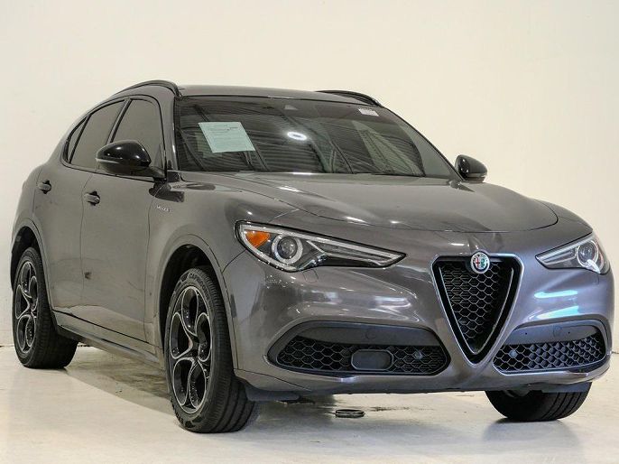 2022 Alfa Romeo Stelvio