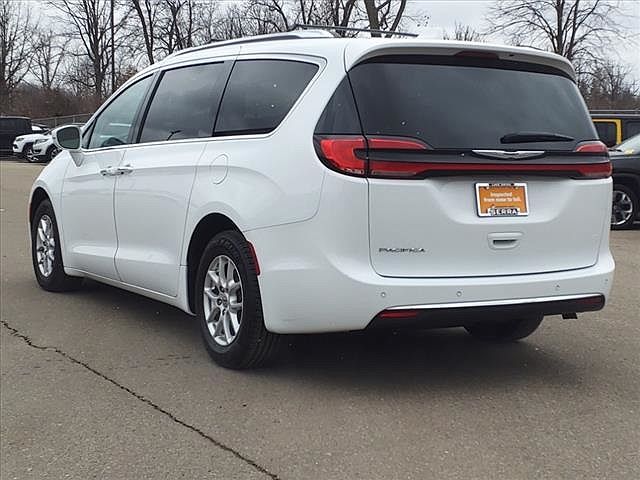2021 Chrysler Pacifica Touring-L image 4