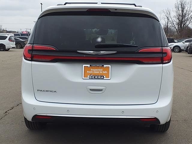 2021 Chrysler Pacifica Touring-L image 5