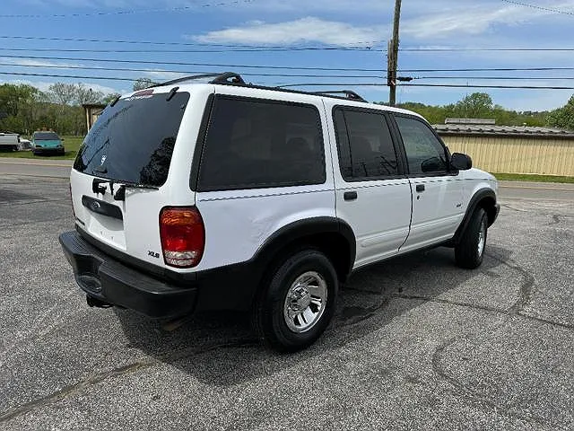 2000 Ford Explorer XLS image 2