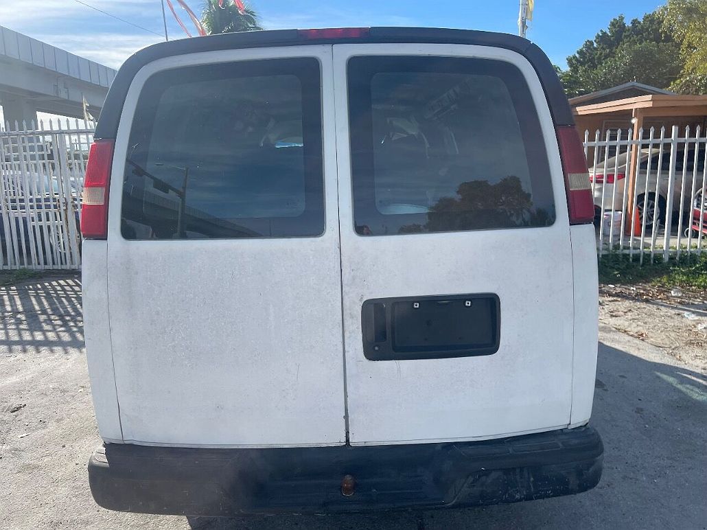 2004 Chevrolet Express 1500 image 4