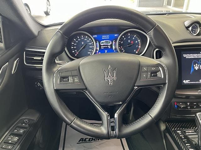 2019 Maserati Ghibli null image 11