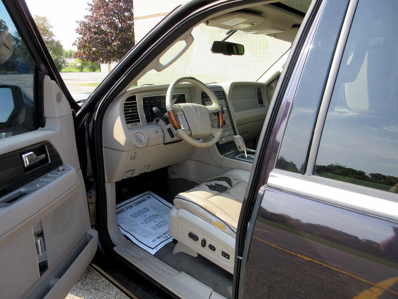 2007 Lincoln Navigator Luxury image 9