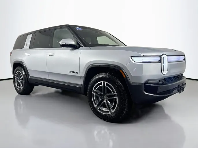 2025 Rivian R1S