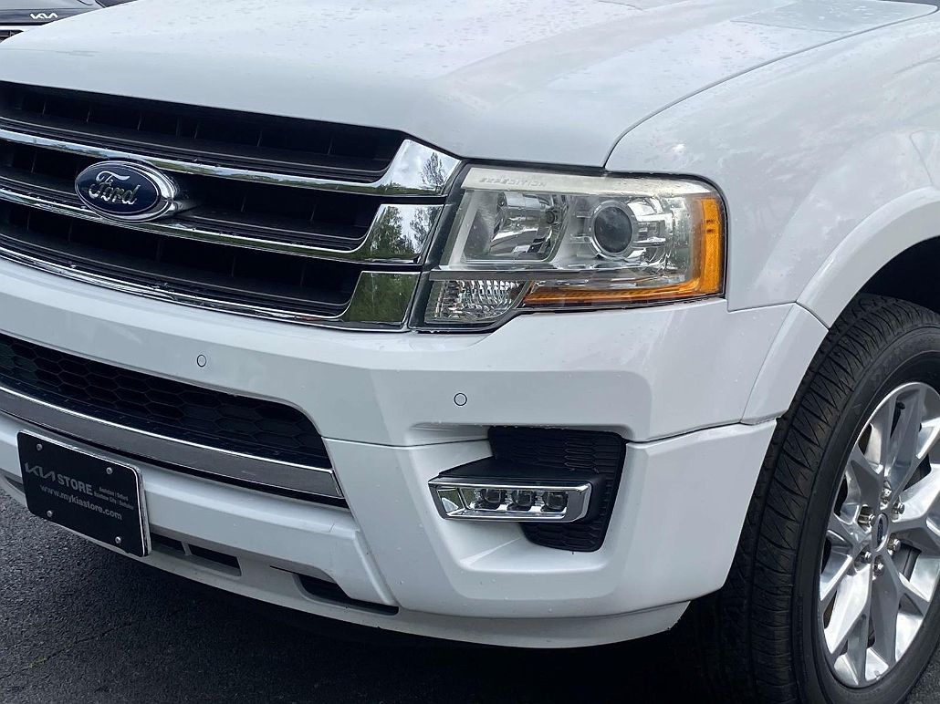 2017 Ford Expedition Limited image 1