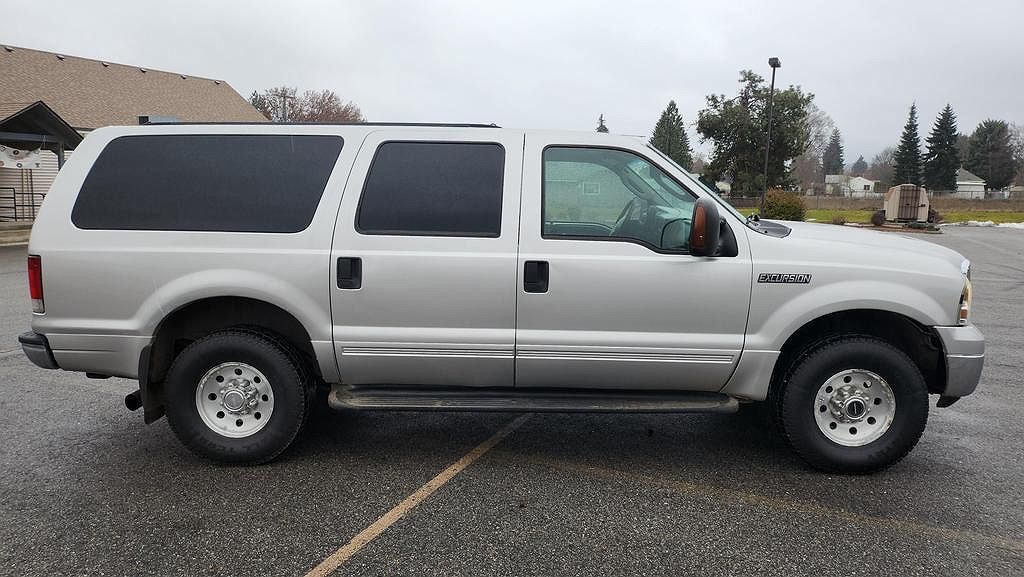 2005 Ford Excursion XLT image 5