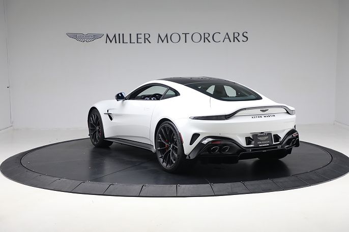 2025 Aston Martin V8 Vantage