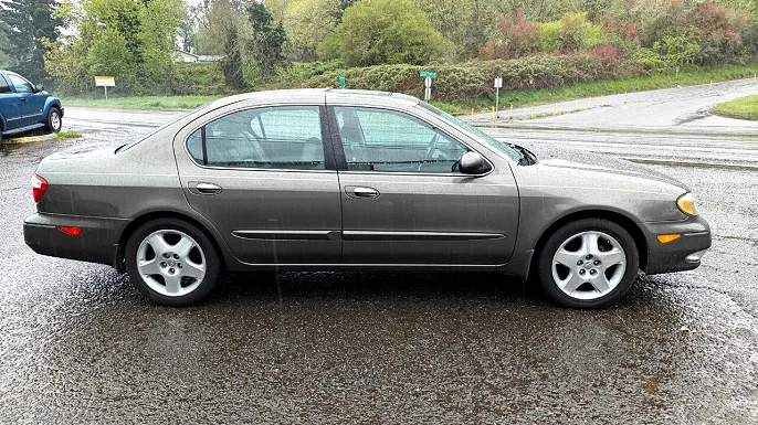 2000 Infiniti I30