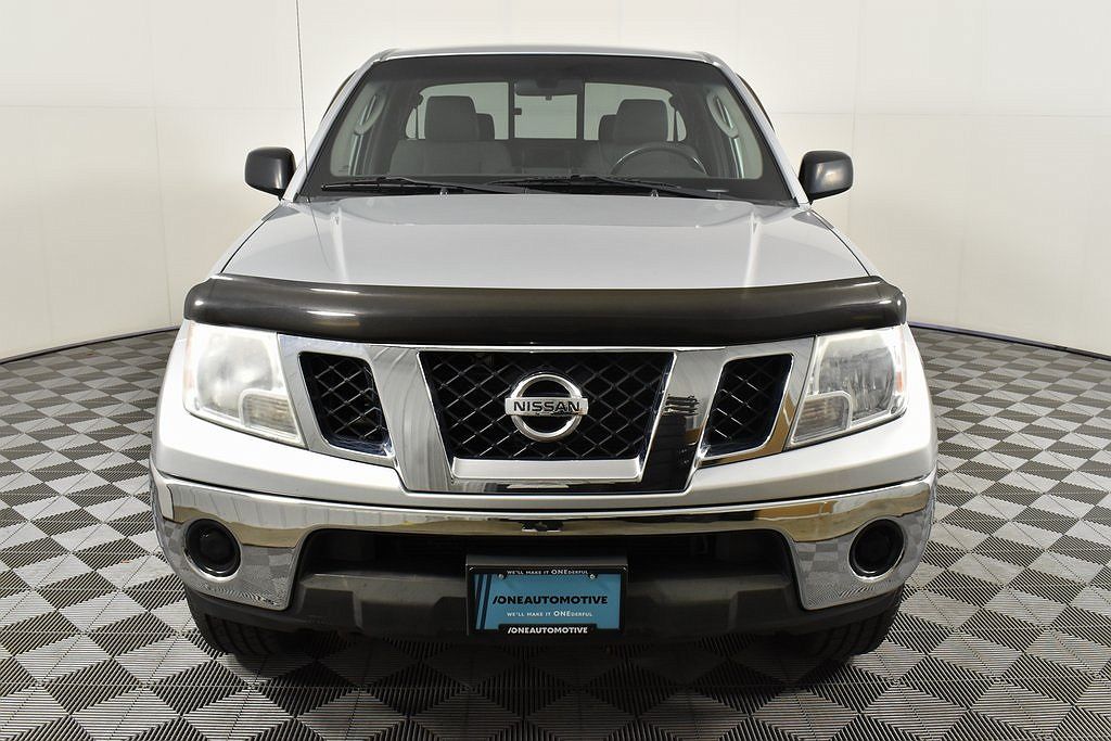 2010 Nissan Frontier SE image 2