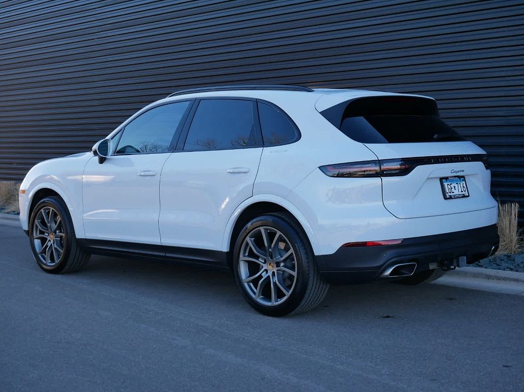 2023 Porsche Cayenne null image 5