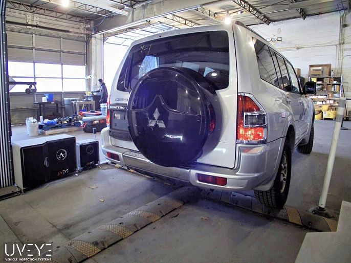 2001 Mitsubishi Montero