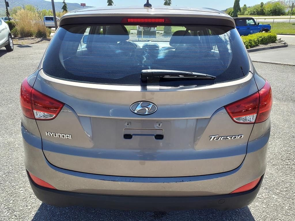 2011 Hyundai Tucson GL image 3