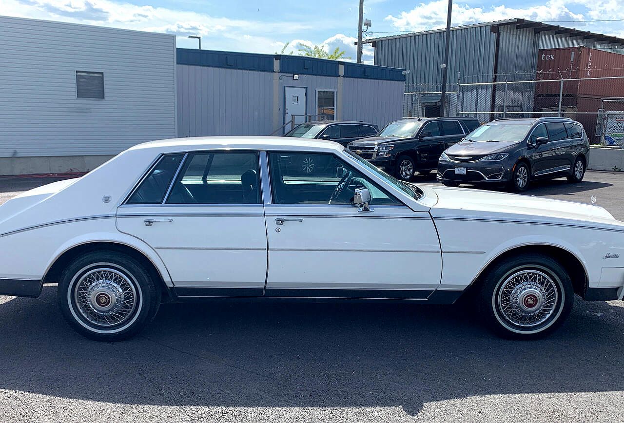 1985 Cadillac Seville null image 7