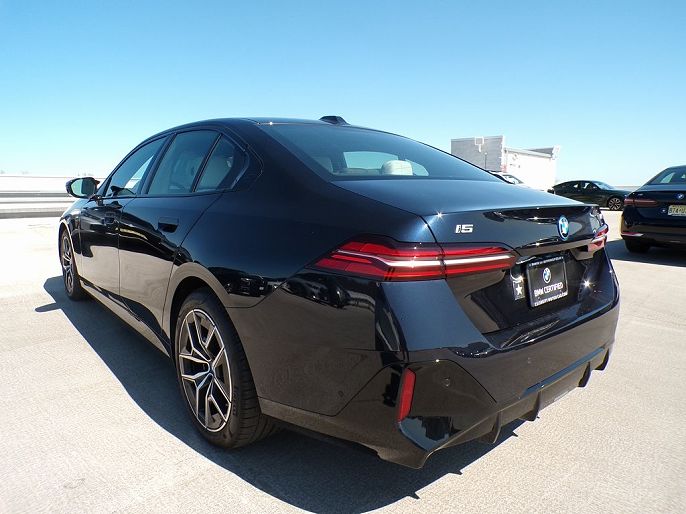 2024 BMW i5