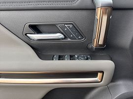 2025 GMC Hummer EV