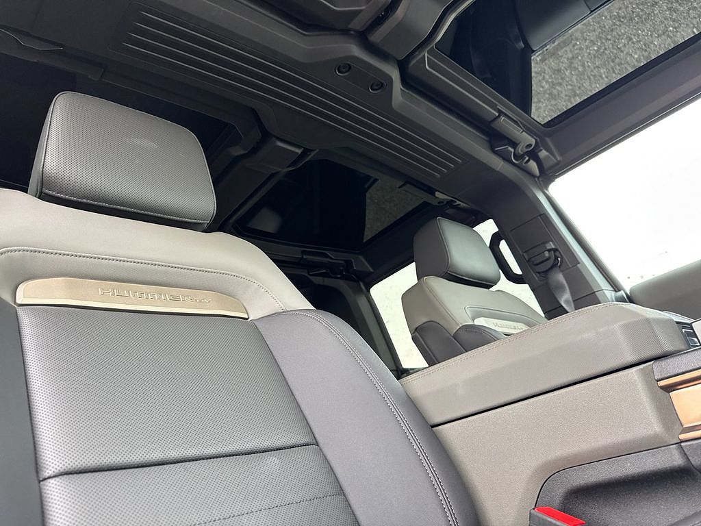 2025 GMC Hummer EV