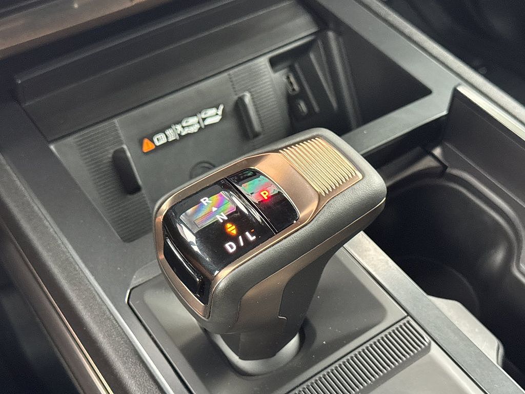 2025 GMC Hummer EV
