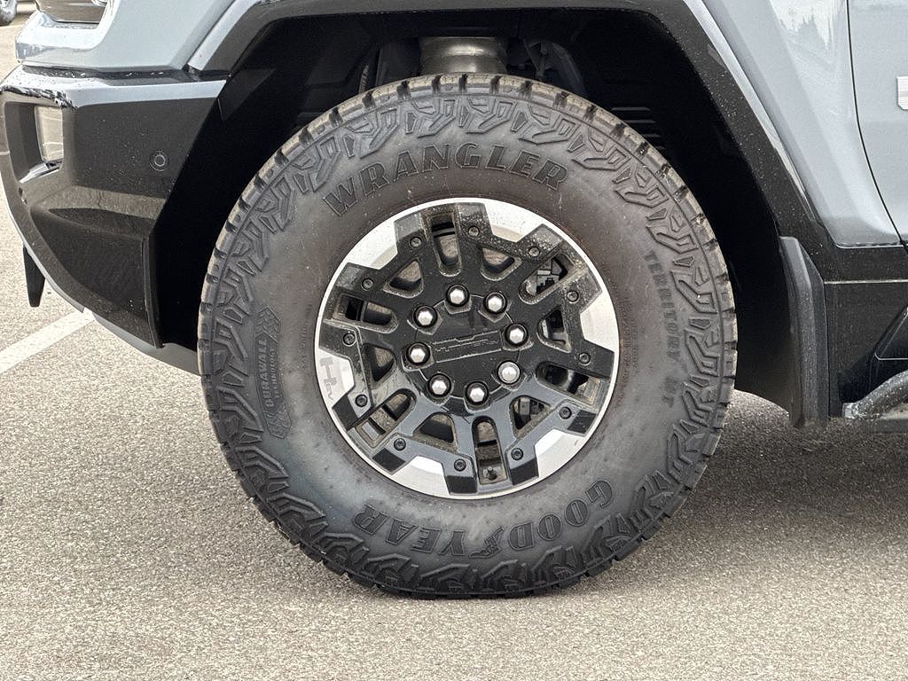 2025 GMC Hummer EV