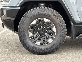 2025 GMC Hummer EV