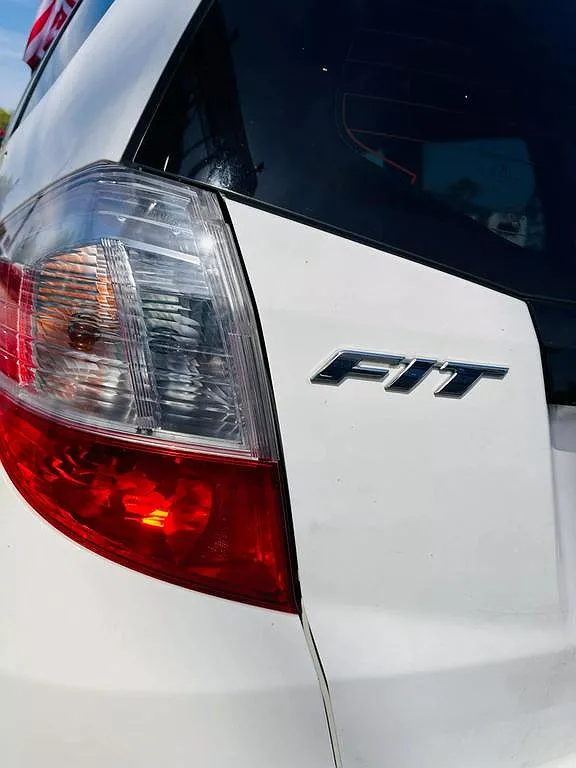 2010 Honda Fit null image 5