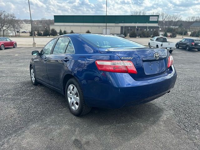 2009 Toyota Camry LE image 13