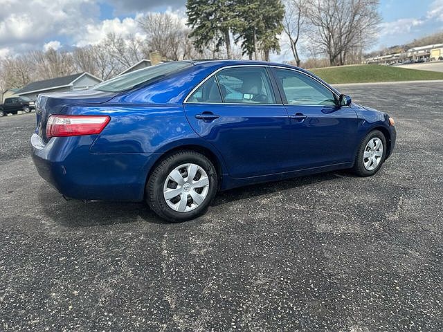 2009 Toyota Camry LE image 16