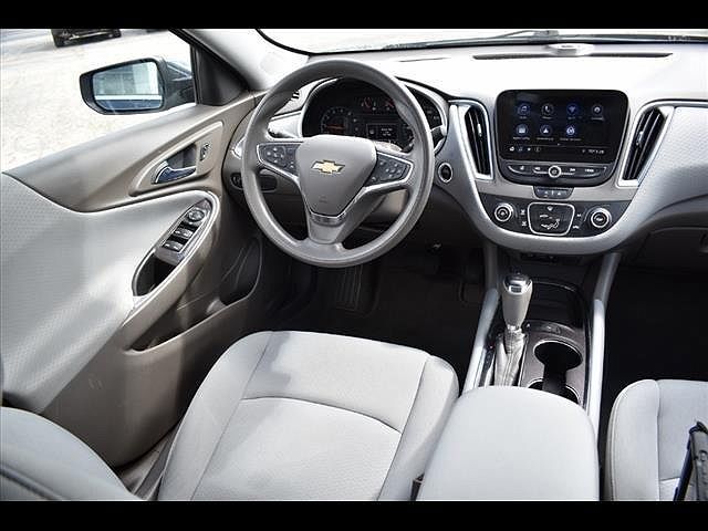 2020 Chevrolet Malibu LS image 3