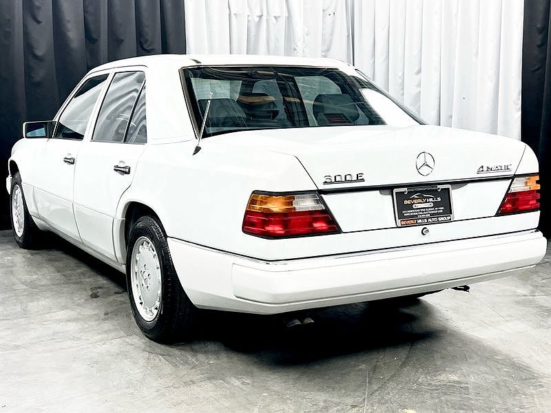 1991 Mercedes-Benz 300 E image 5