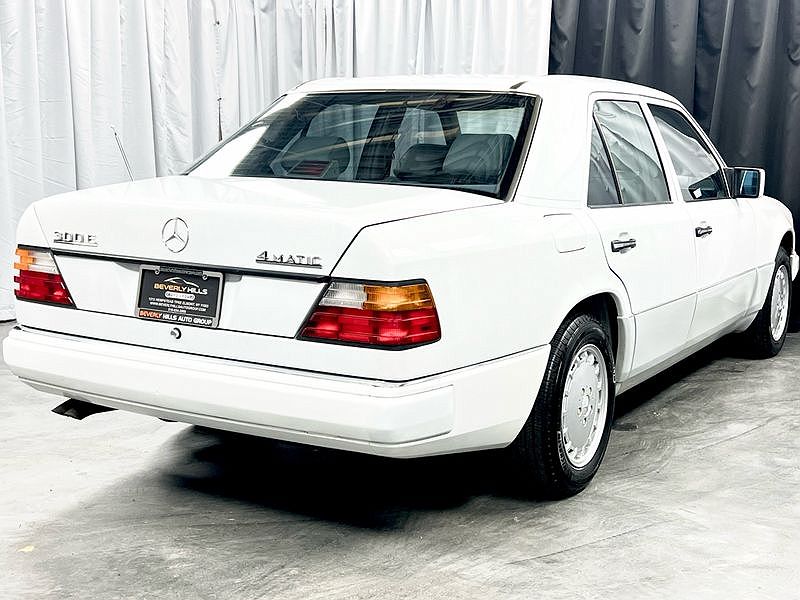 1991 Mercedes-Benz 300 E image 7