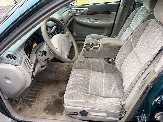 2000 Chevrolet Impala Base image 5