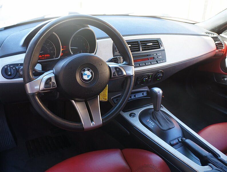 2005 BMW Z4 3.0i image 11