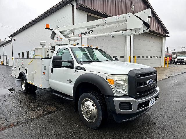 2011 Ford F-550 null image 9