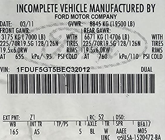 2011 Ford F-550 null image 4