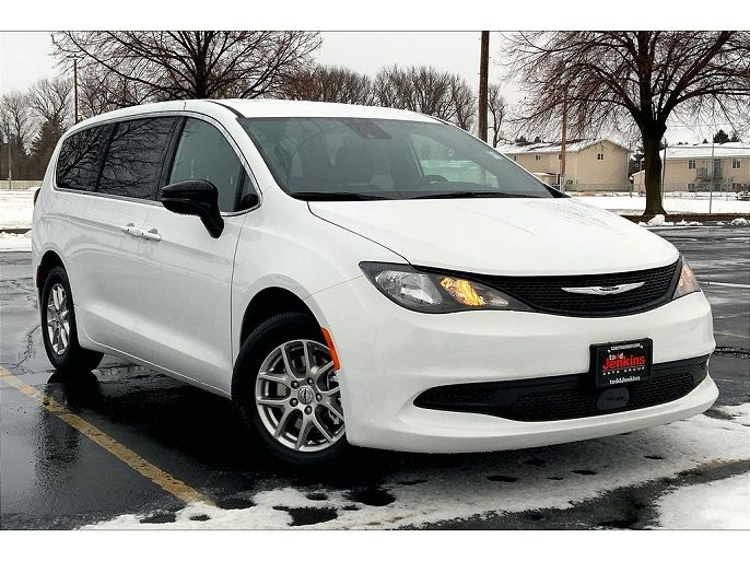 2025 Chrysler Voyager