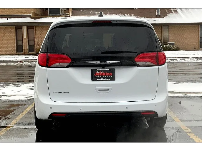 2025 Chrysler Voyager