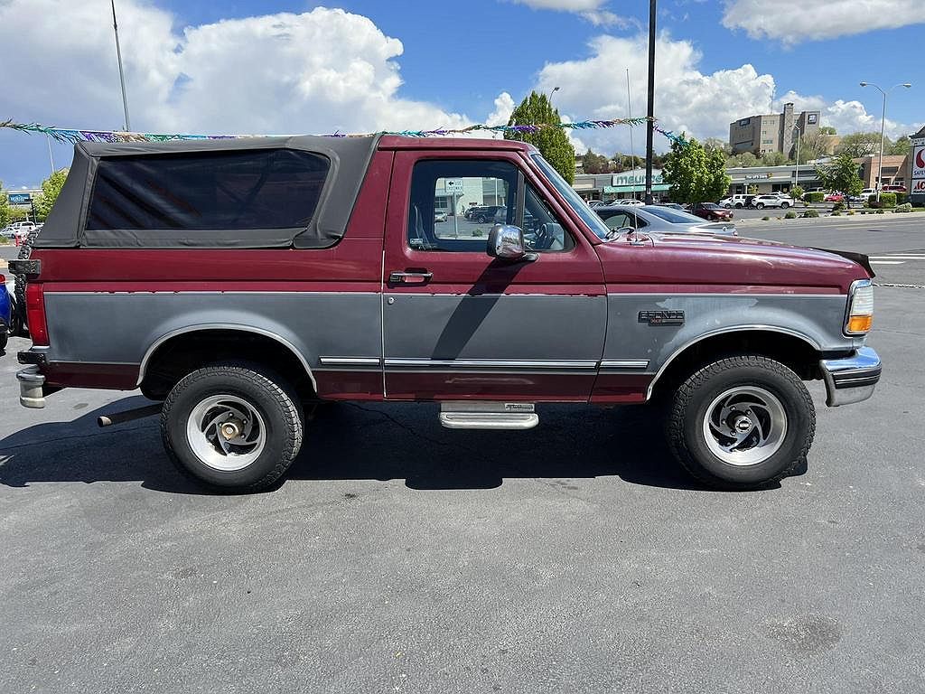 1993 Ford Bronco null image 8