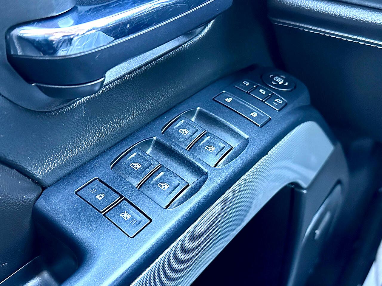 2016 Chevrolet Silverado 1500 LTZ image 29