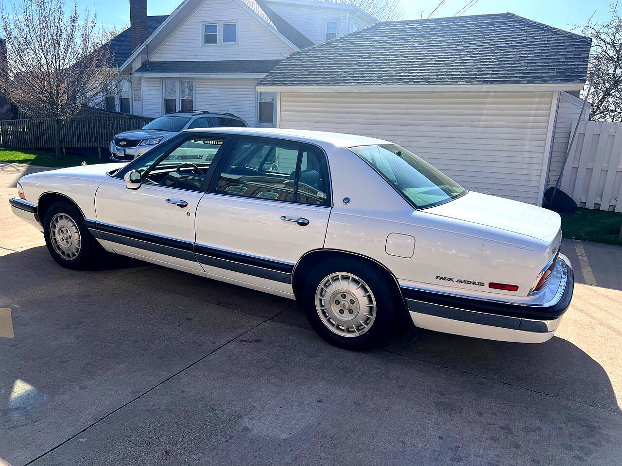 1994 Buick Park Avenue null image 9