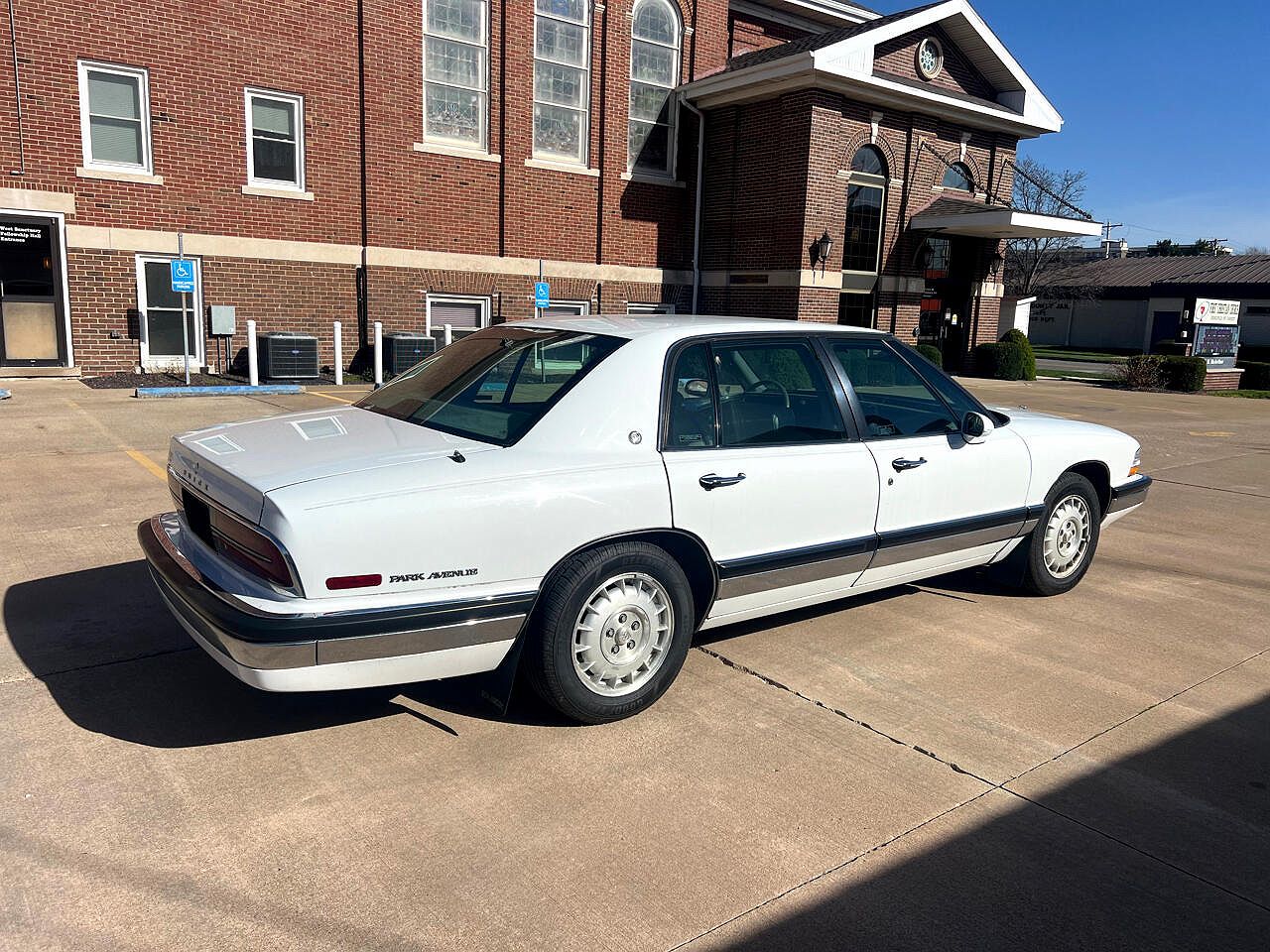 1994 Buick Park Avenue null image 4