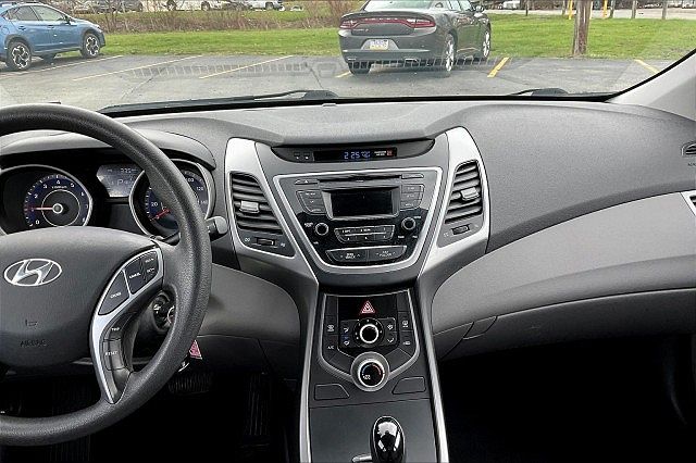 2016 Hyundai Elantra Value Edition image 5