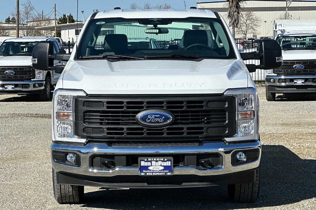 2023 Ford F-350 XL image 2