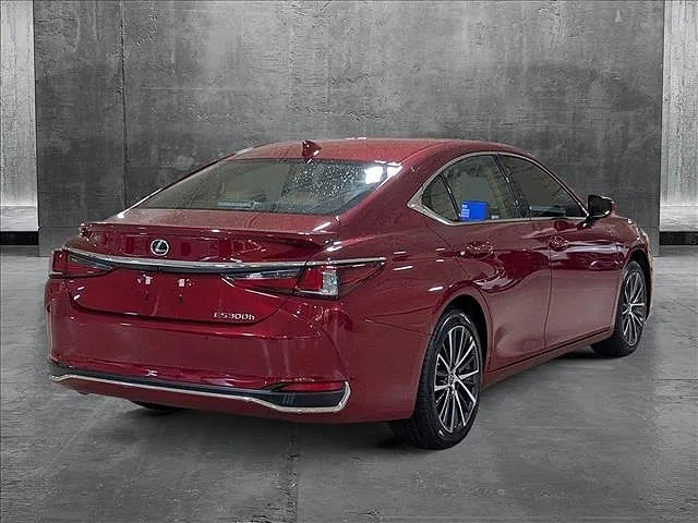 2025 Lexus ES