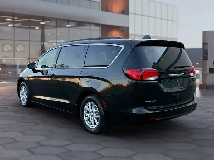 2020 Chrysler Voyager