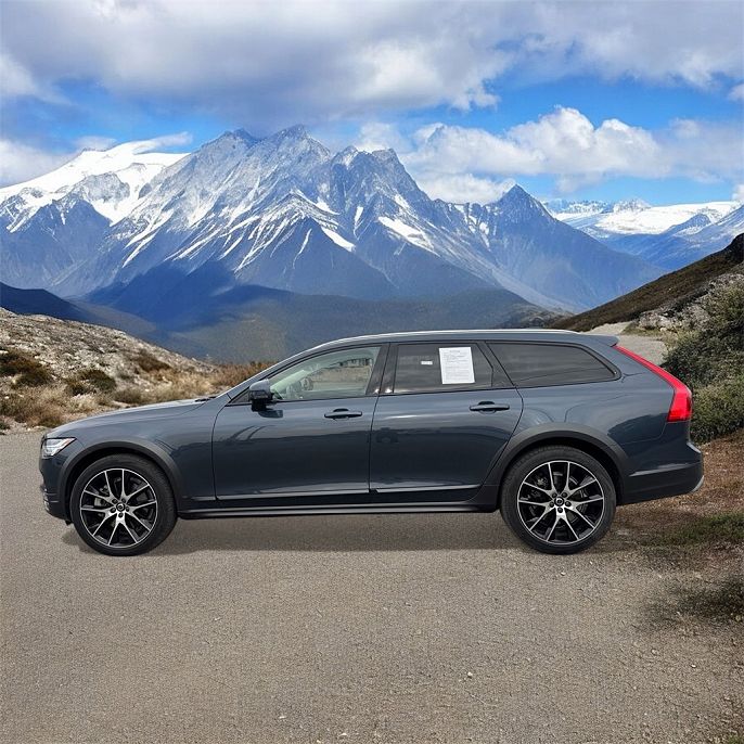 2020 Volvo V90