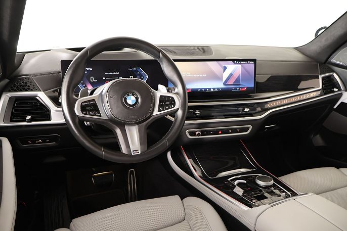 2025 BMW X7