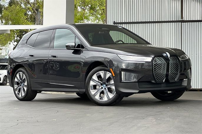 2025 BMW iX