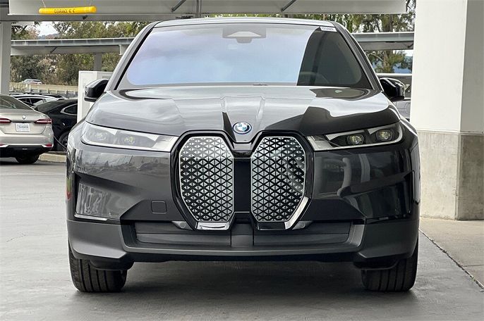 2025 BMW iX
