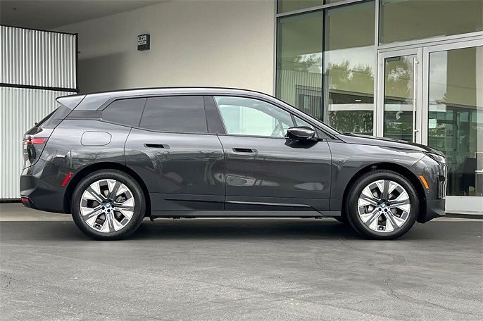 2025 BMW iX