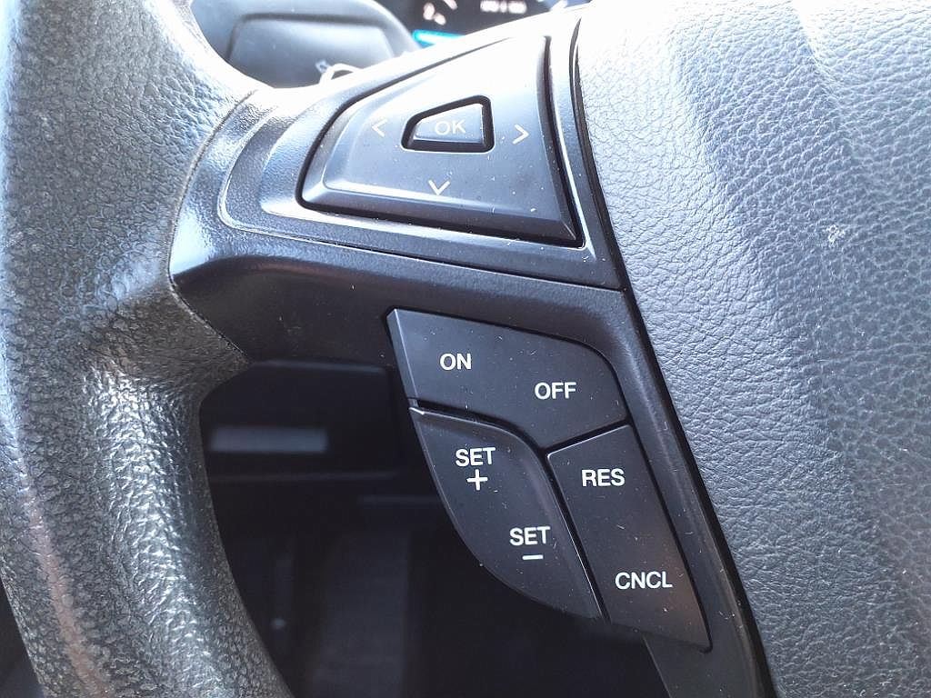 2015 Ford Edge SE image 17